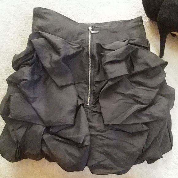 SOLD Daisy Preppy Bubble Skirt NWOT - Picture 3 of 5